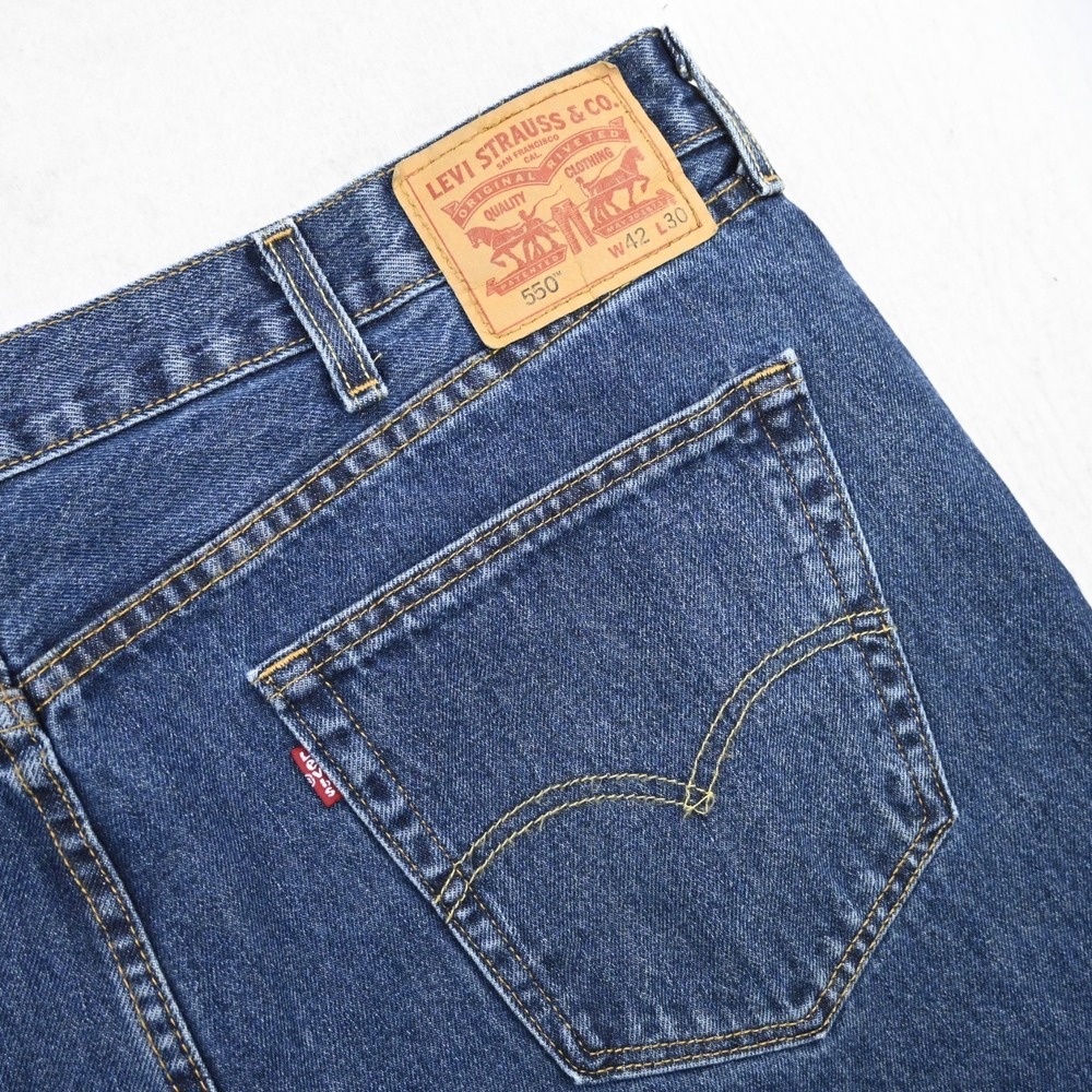 Levi's 550 Mens Size 42 x 30 Relaxed Fit Straight Leg Denim Blue Jeans